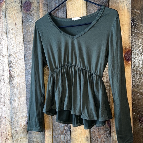 Cute peplum top - Picture 1 of 1